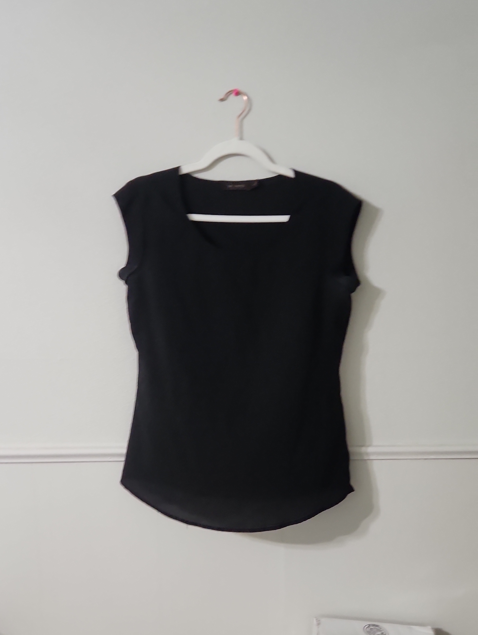 The Limited Black Cap-Sleeve Scoop Neck Blouse